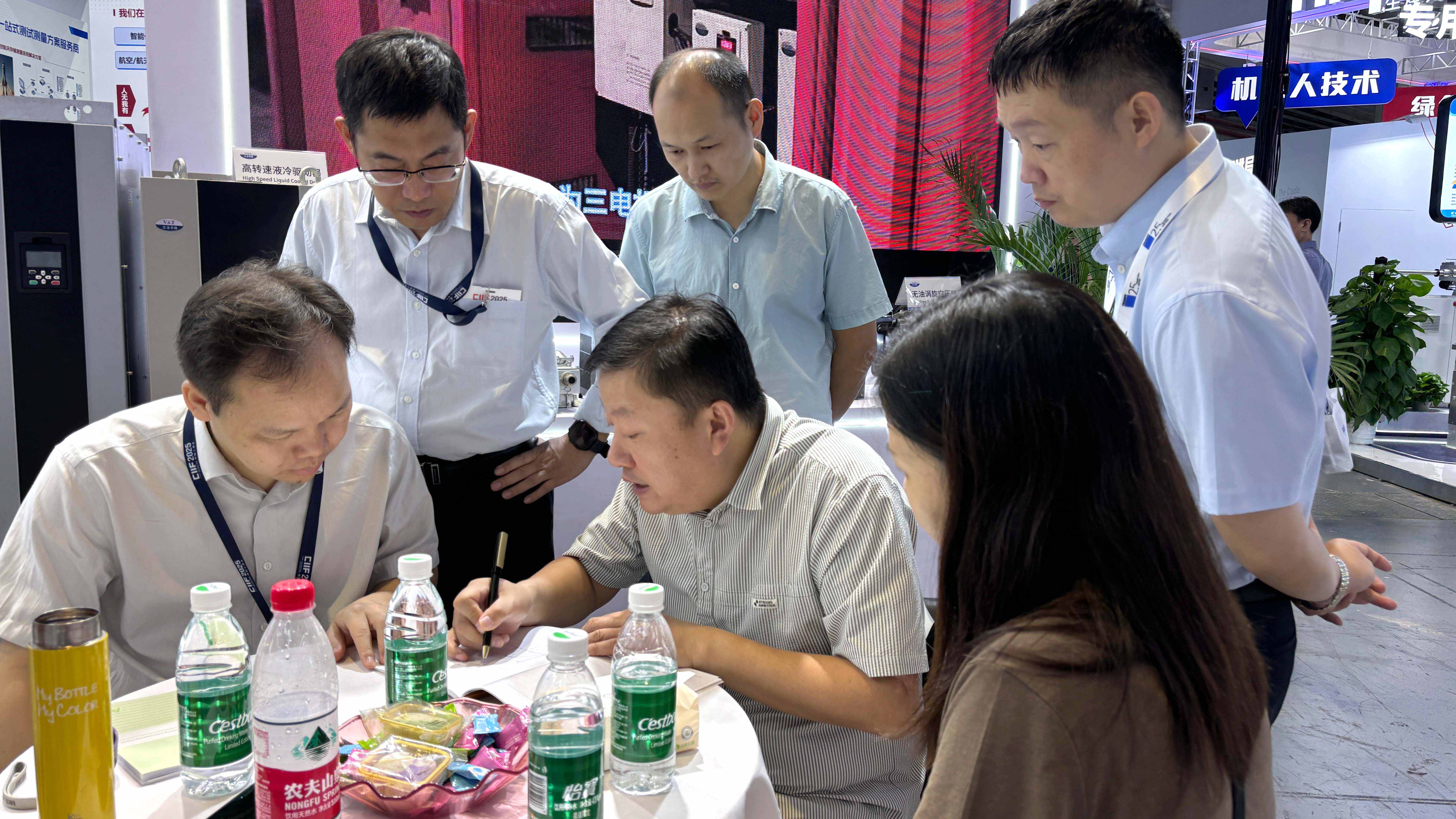 广发体育2025上海工博会圆满收官! 广发体育2025上海工博会圆满收官!